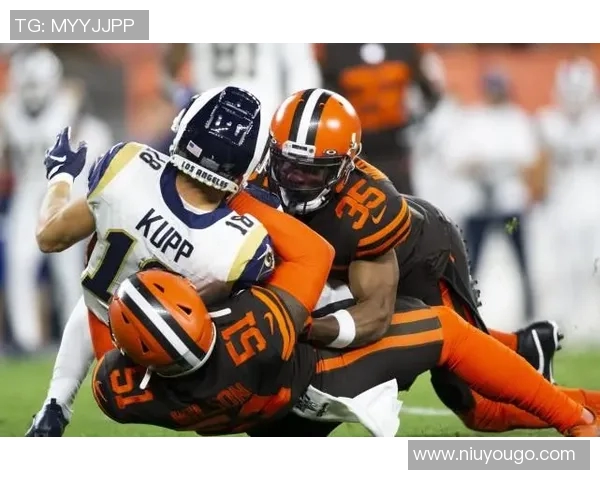 风暴队与神秘人激战正酣谁能在这场对决中笑到最后