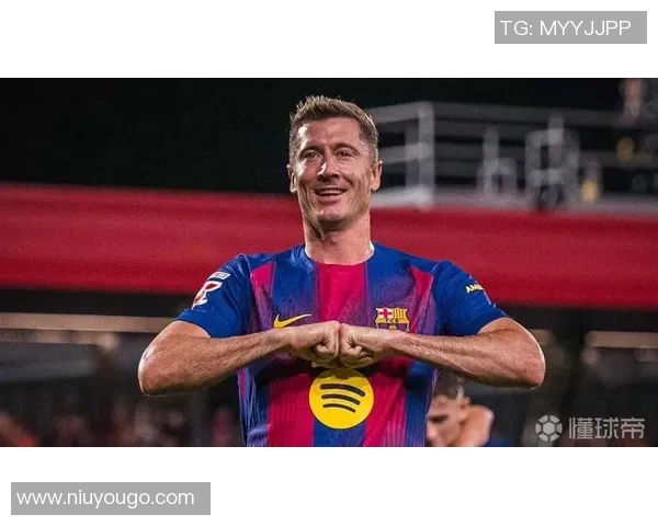 莱万在欧冠赛场火力全开10场12球领跑射手榜金靴梦稳步推进