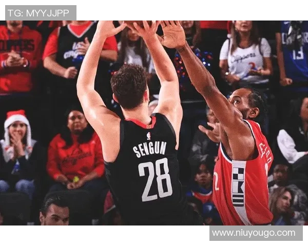 2018年NBA季后赛爵士与火箭的激烈对决回顾与分析